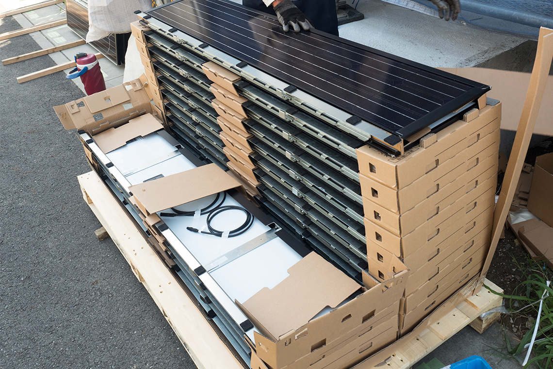 新品パネルを手放したい